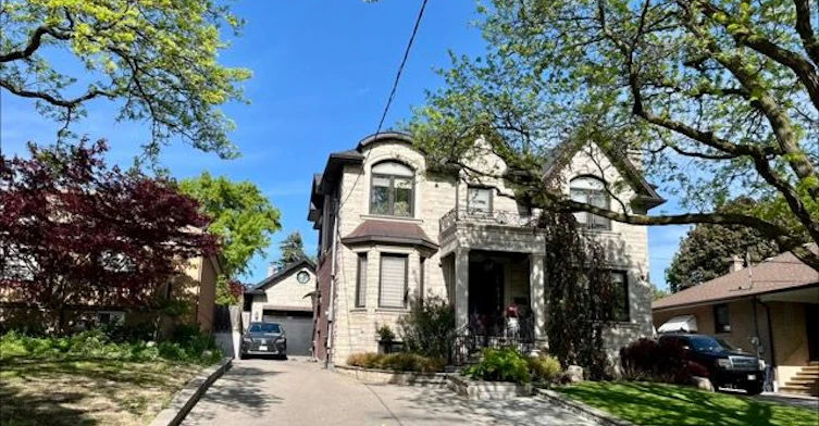 Unit 1-21 Flamingo Crescent, Toronto, ON, M6M 4E9