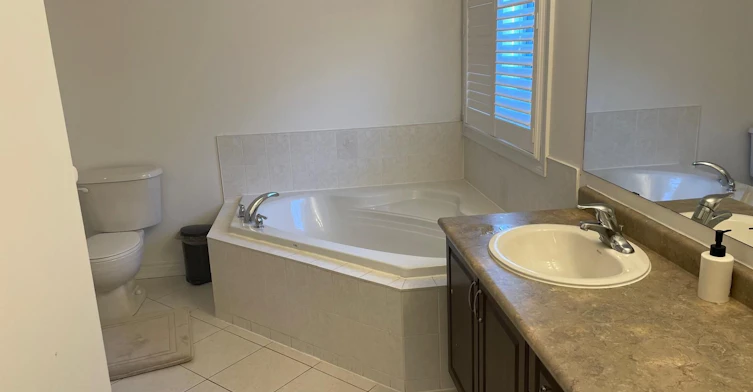 2486 Wasaga Drive, Oakville, ON, L6H 0E1 - 10