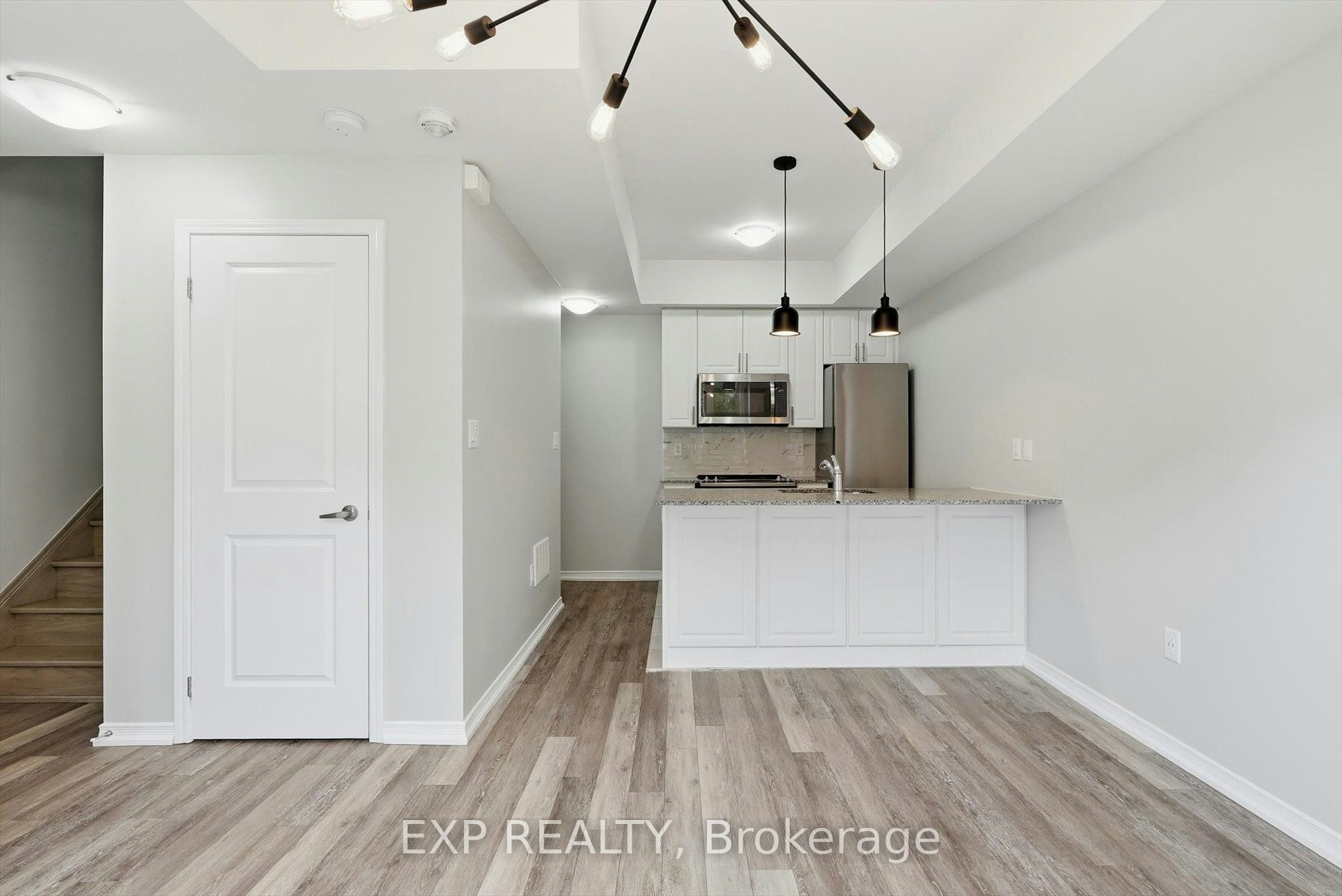 58-28 Fieldway Road, Toronto, ON, M8Z 0E3 - 3