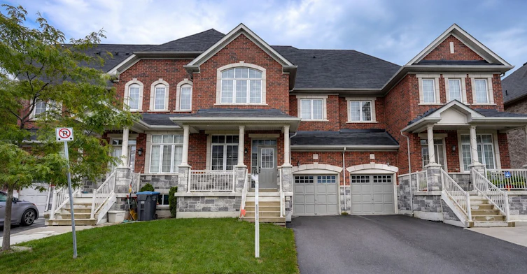 35 Saint Dennis Road, Brampton, ON, L6R 3W7