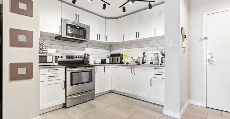 1406-975 Warwick Court, Burlington, ON, L7T 3Z7 - 4