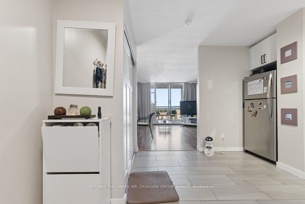 1406-975 Warwick Court, Burlington, ON, L7T 3Z7 - 2