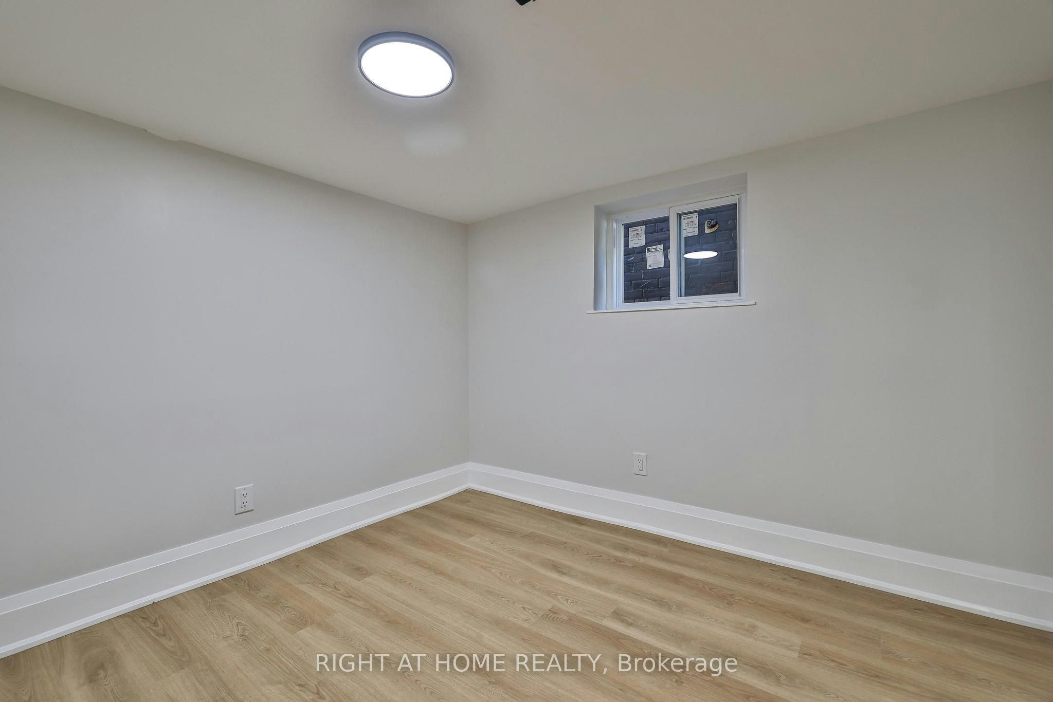 Lower-248 Garden Avenue, Toronto, ON, M6R 1J3 - 9