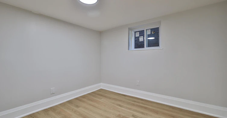 Lower-248 Garden Avenue, Toronto, ON, M6R 1J3 - 9