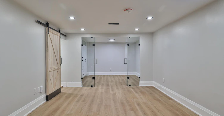 Lower-248 Garden Avenue, Toronto, ON, M6R 1J3 - 4