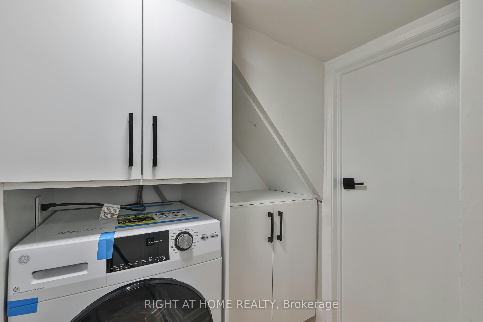 Lower-248 Garden Avenue, Toronto, ON, M6R 1J3 - 16
