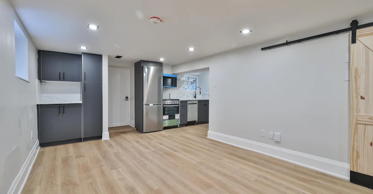 Lower-248 Garden Avenue, Toronto, ON, M6R 1J3 - 12