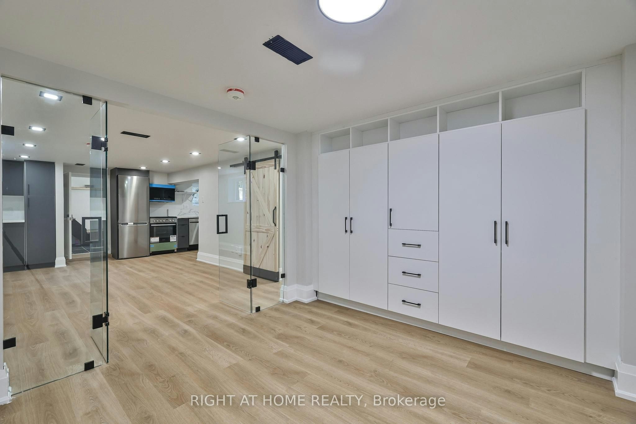 Lower-248 Garden Avenue, Toronto, ON, M6R 1J3 - 8