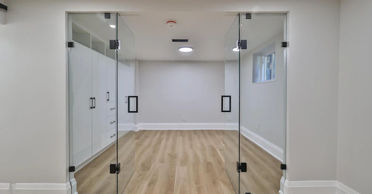 Lower-248 Garden Avenue, Toronto, ON, M6R 1J3 - 5