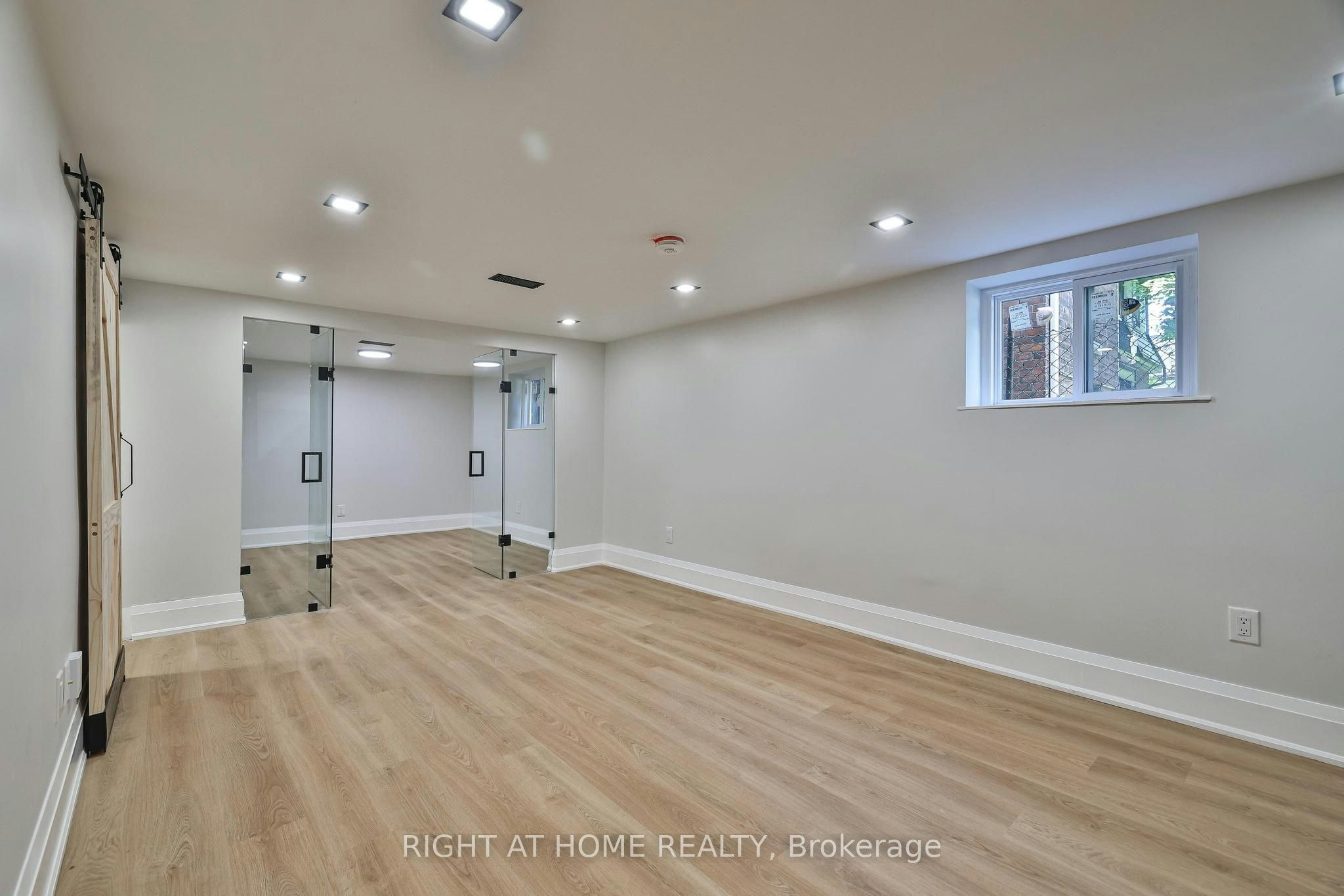 Lower-248 Garden Avenue, Toronto, ON, M6R 1J3 - 3