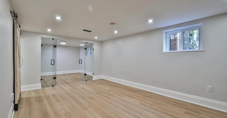 Lower-248 Garden Avenue, Toronto, ON, M6R 1J3 - 3