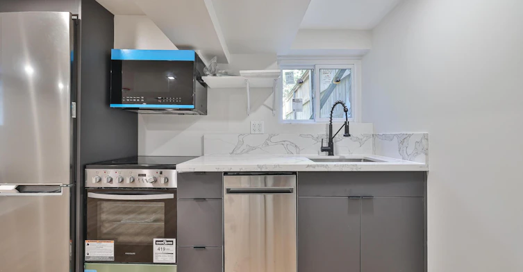 Lower-248 Garden Avenue, Toronto, ON, M6R 1J3 - 11