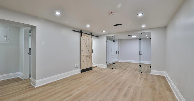Lower-248 Garden Avenue, Toronto, ON, M6R 1J3 - 14