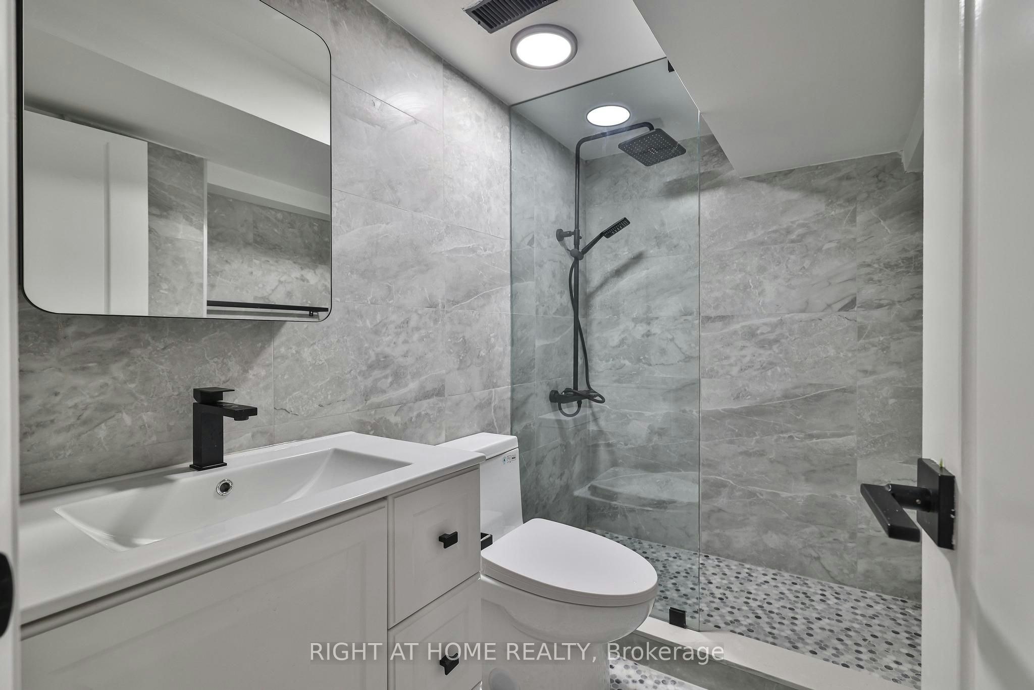 Lower-248 Garden Avenue, Toronto, ON, M6R 1J3 - 15