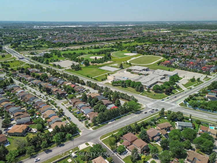 2 Lindridge Avenue, Brampton, ON, L6S 3W9 - 35