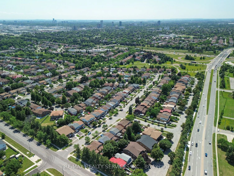 2 Lindridge Avenue, Brampton, ON, L6S 3W9 - 34