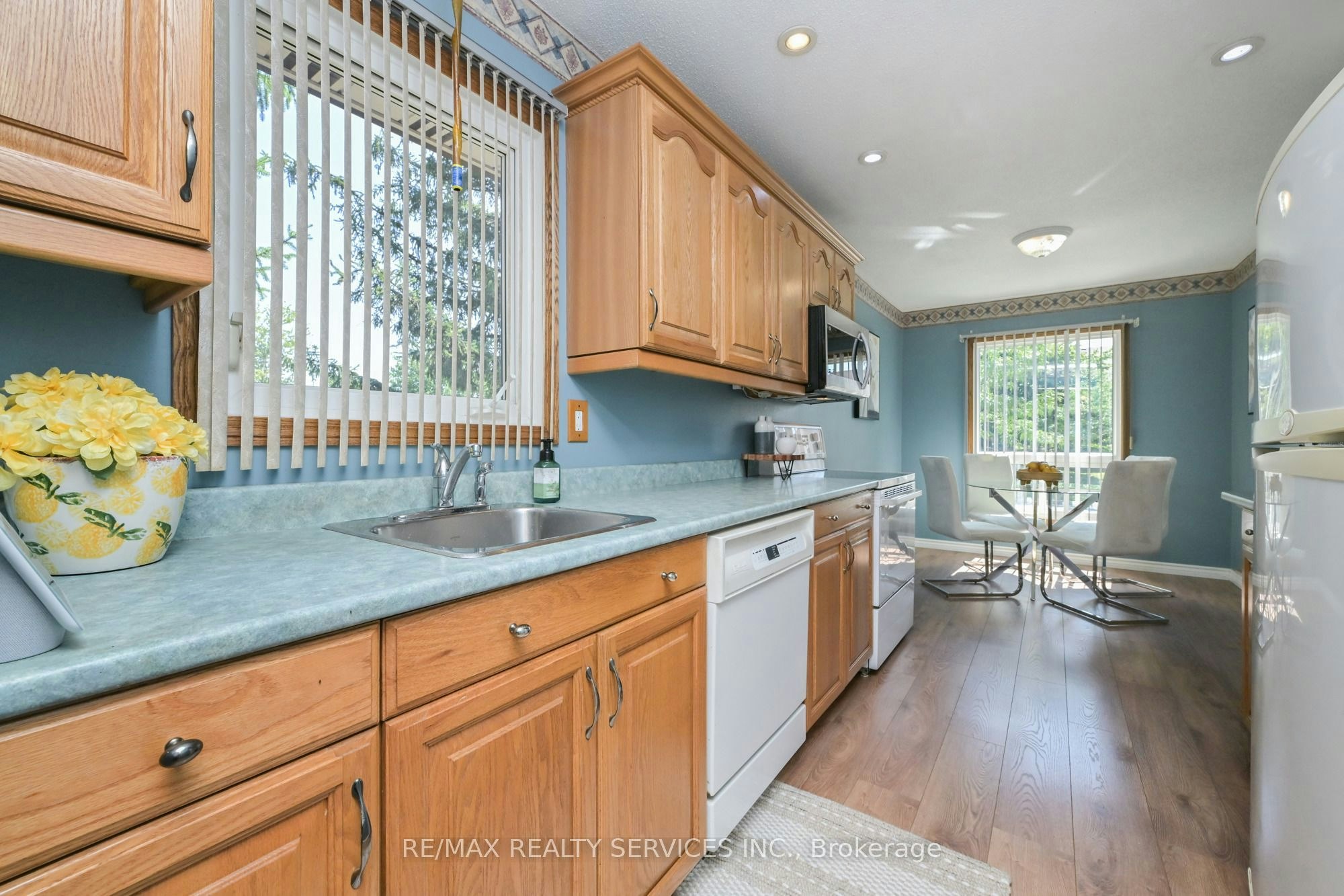 2 Lindridge Avenue, Brampton, ON, L6S 3W9 - 8