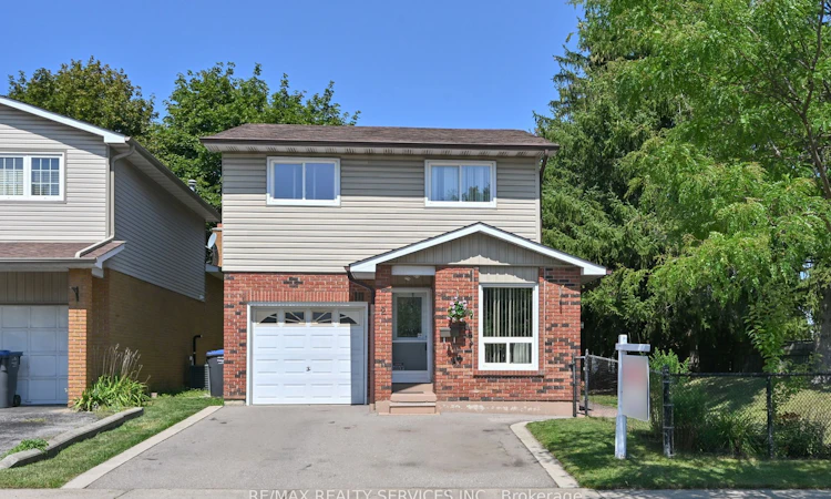 2 Lindridge Avenue