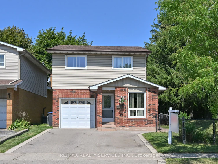 2 Lindridge Avenue, Brampton, ON, L6S 3W9