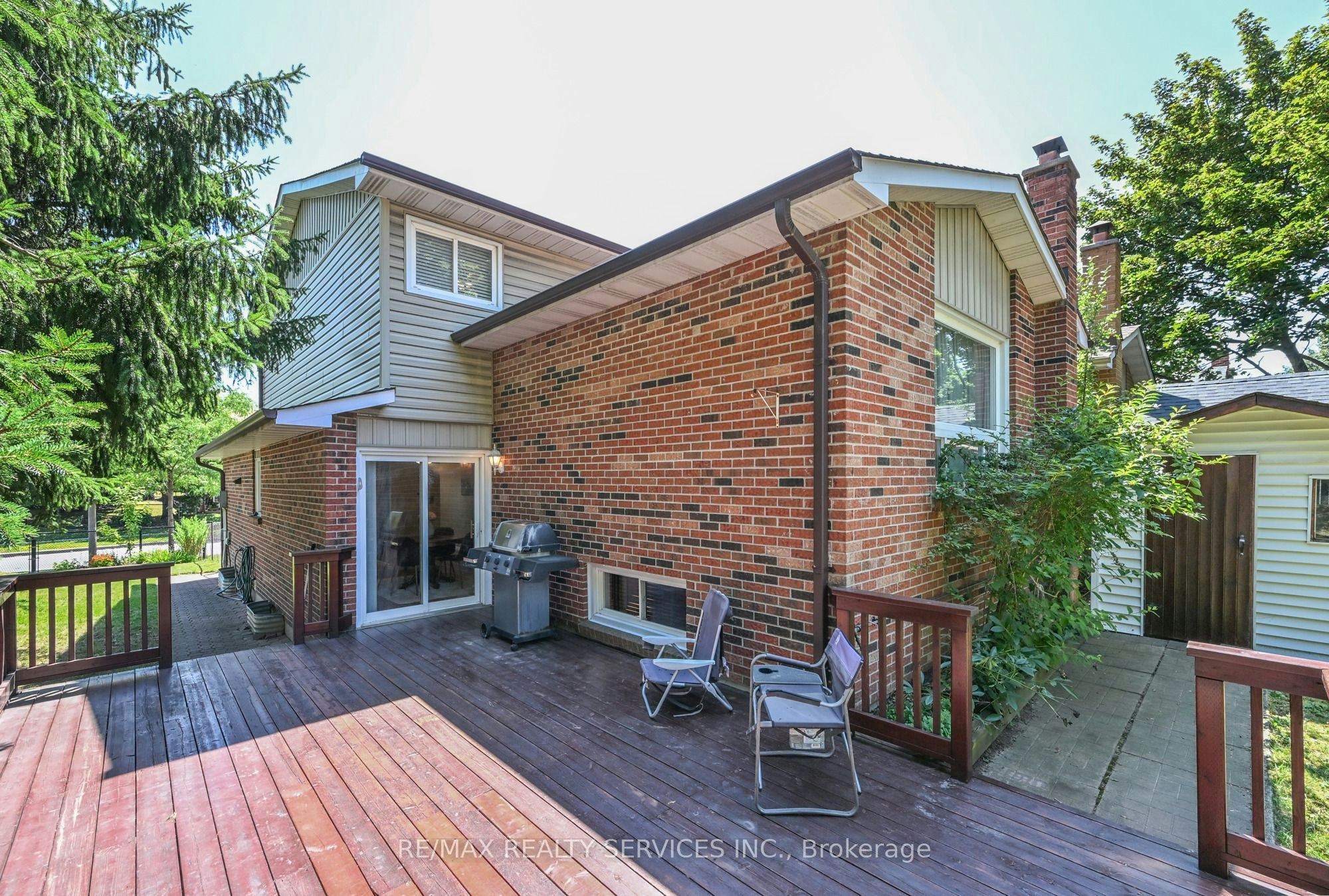 2 Lindridge Avenue, Brampton, ON, L6S 3W9 - 23