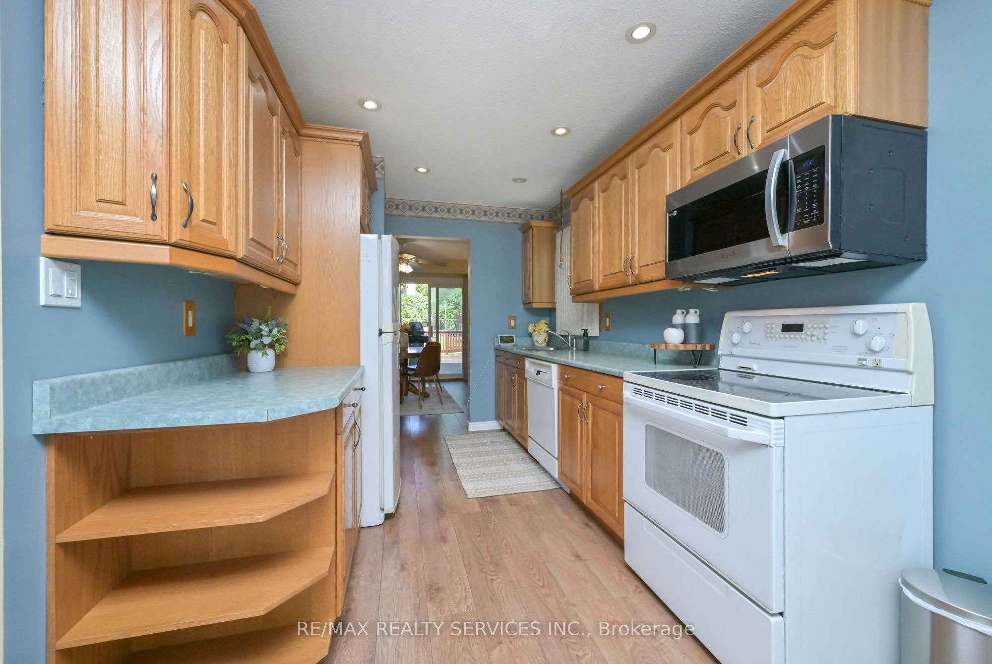 2 Lindridge Avenue, Brampton, ON, L6S 3W9 - 6