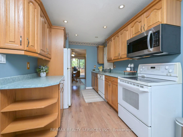 2 Lindridge Avenue, Brampton, ON, L6S 3W9 - 6
