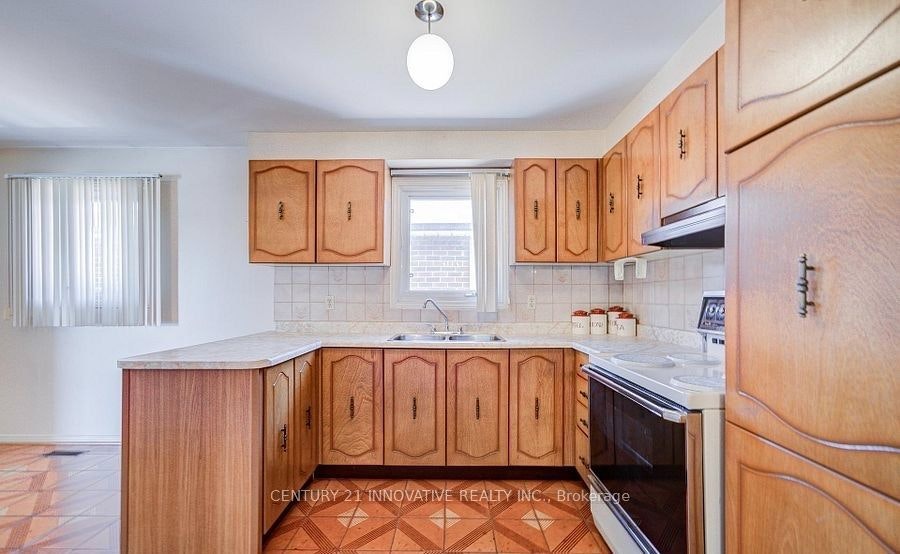 9 Capstan Court, Toronto, ON, M3L 2M9 - 14