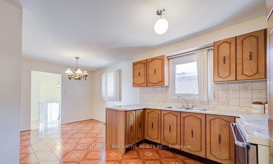 9 Capstan Court, Toronto, ON, M3L 2M9 - 24