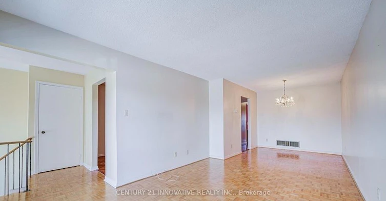 9 Capstan Court, Toronto, ON, M3L 2M9 - 4