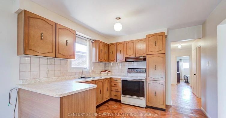 9 Capstan Court, Toronto, ON, M3L 2M9 - 16