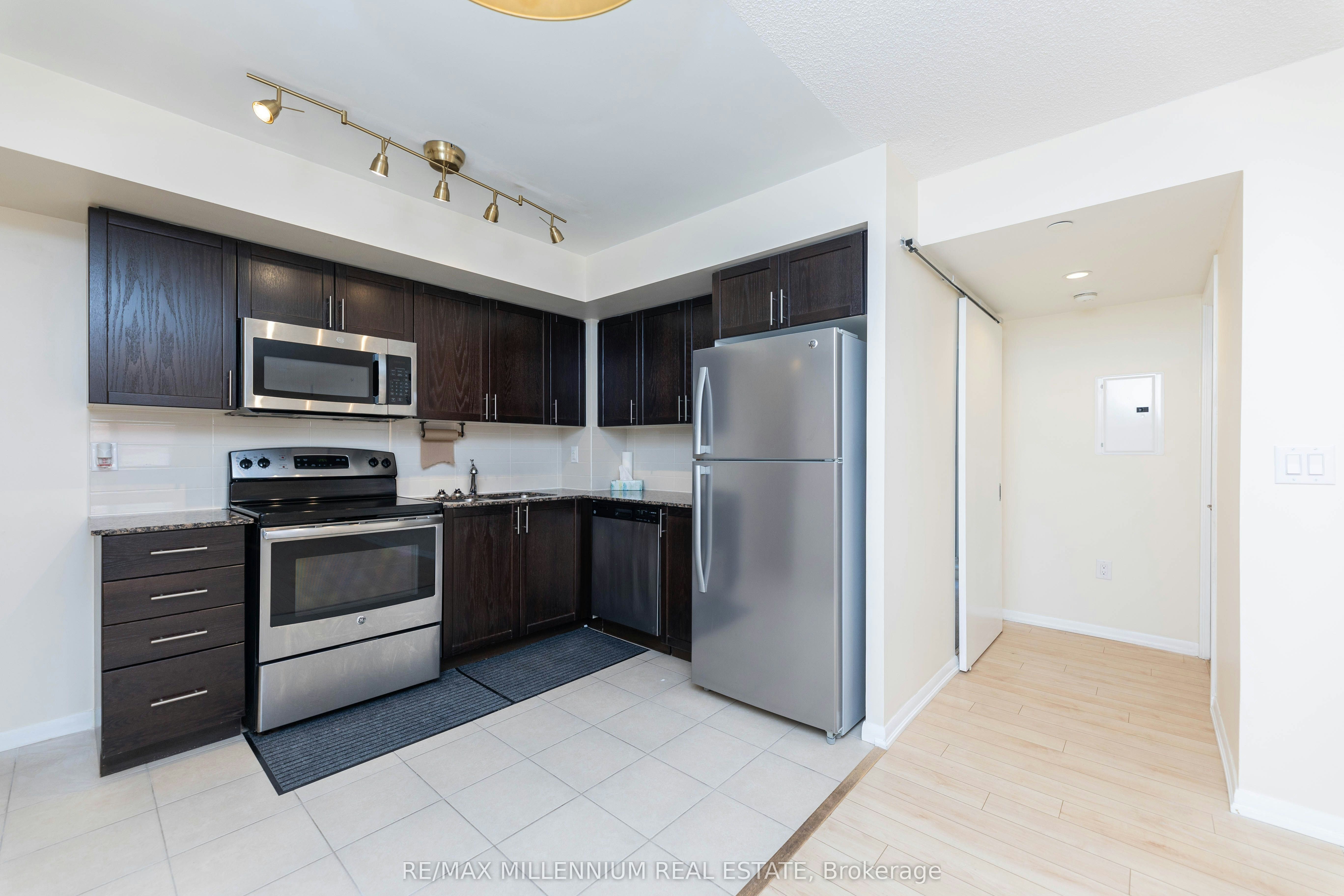 334-830 Lawrence Avenue, Toronto, ON, M6A 0B6 - 11