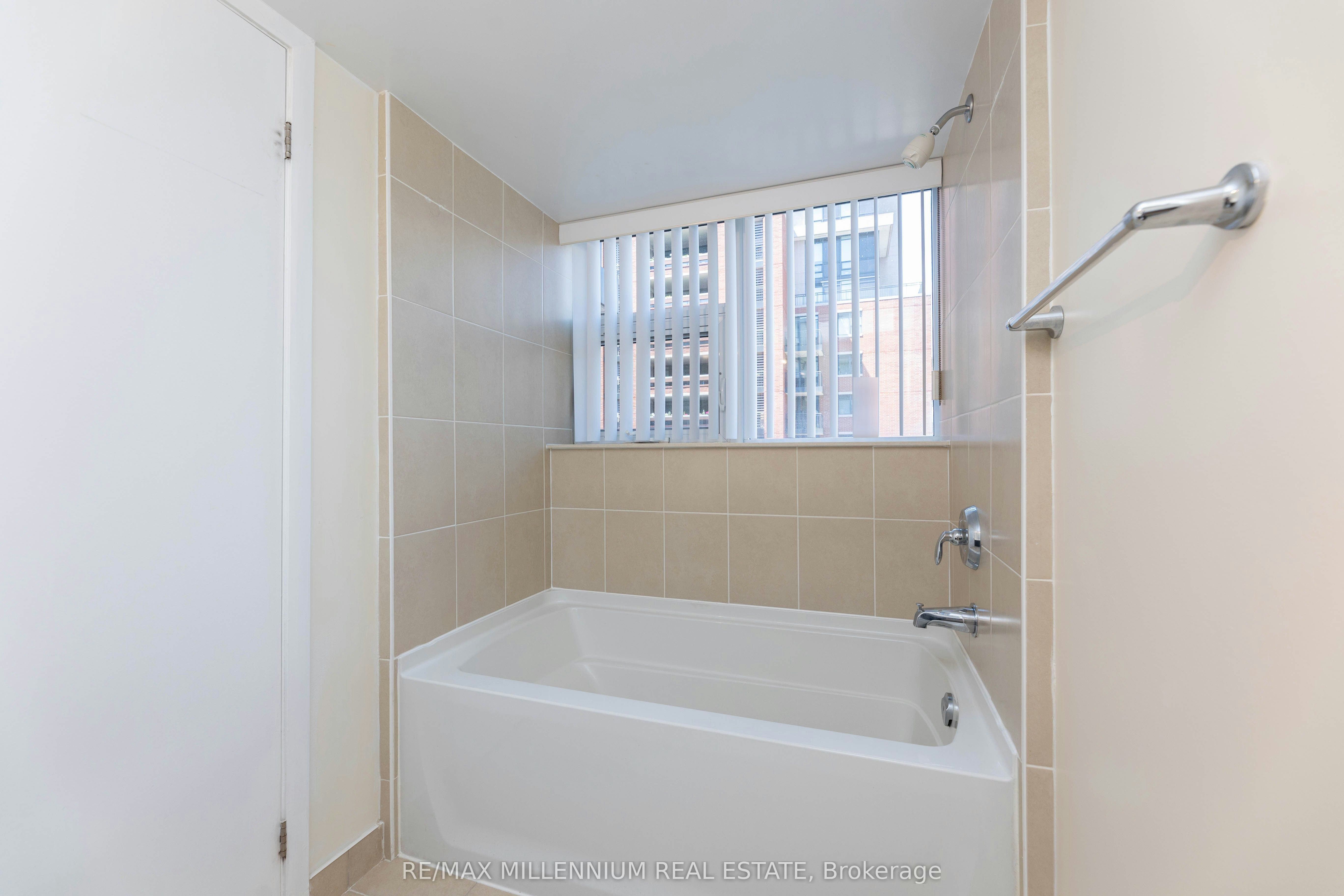 334-830 Lawrence Avenue, Toronto, ON, M6A 0B6 - 27