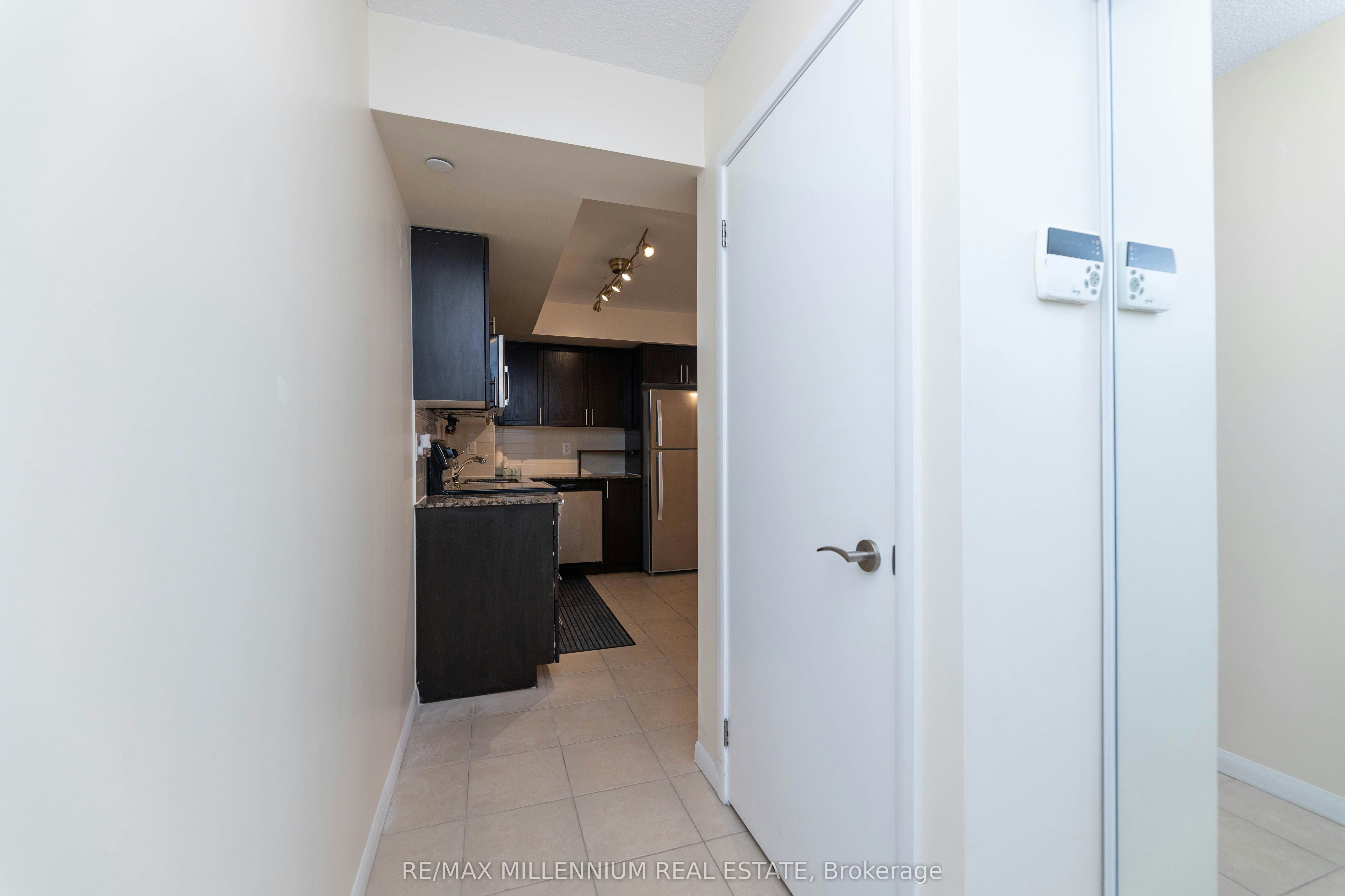 334-830 Lawrence Avenue, Toronto, ON, M6A 0B6 - 12