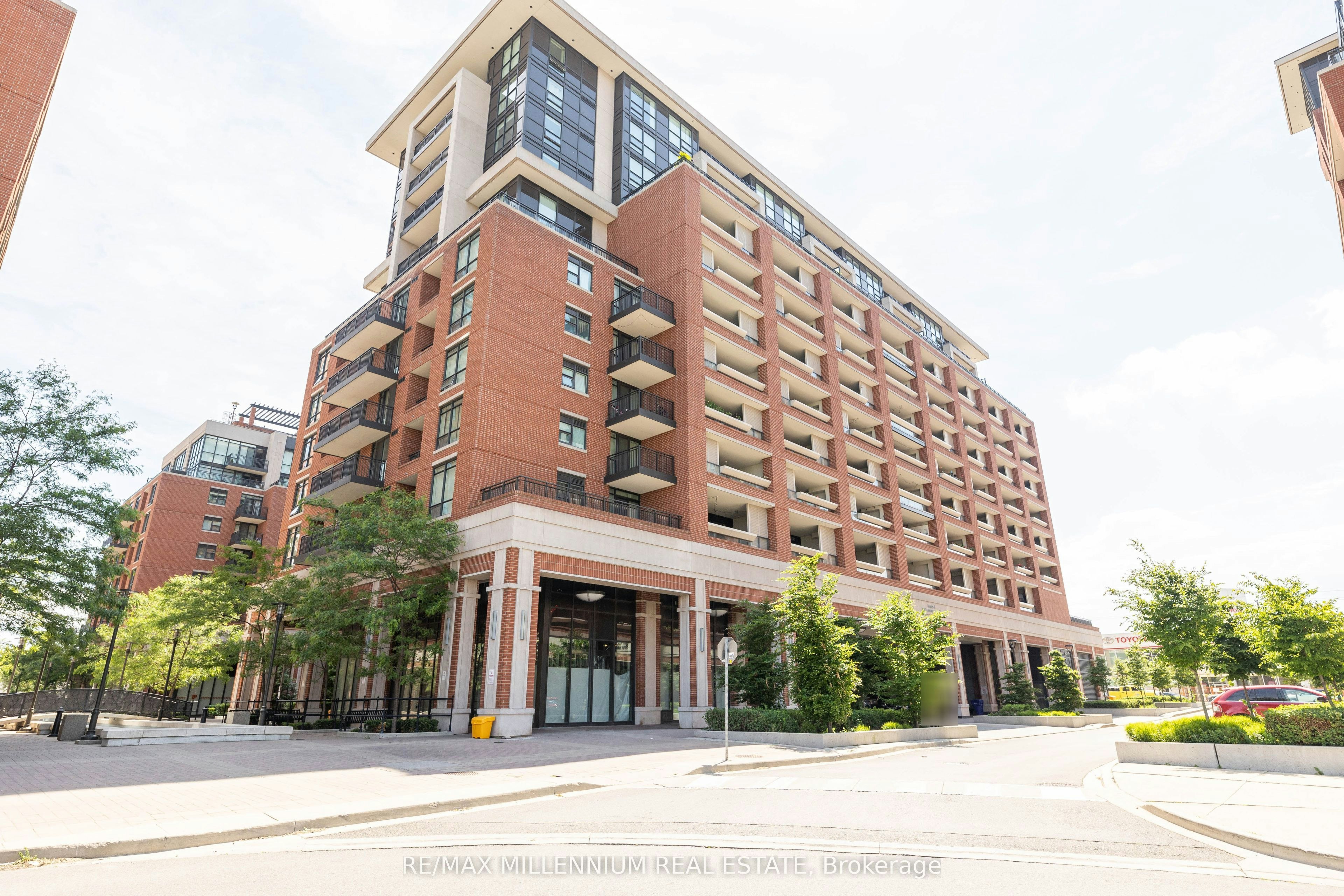 334-830 Lawrence Avenue W, Toronto, ON, M6A 0B6