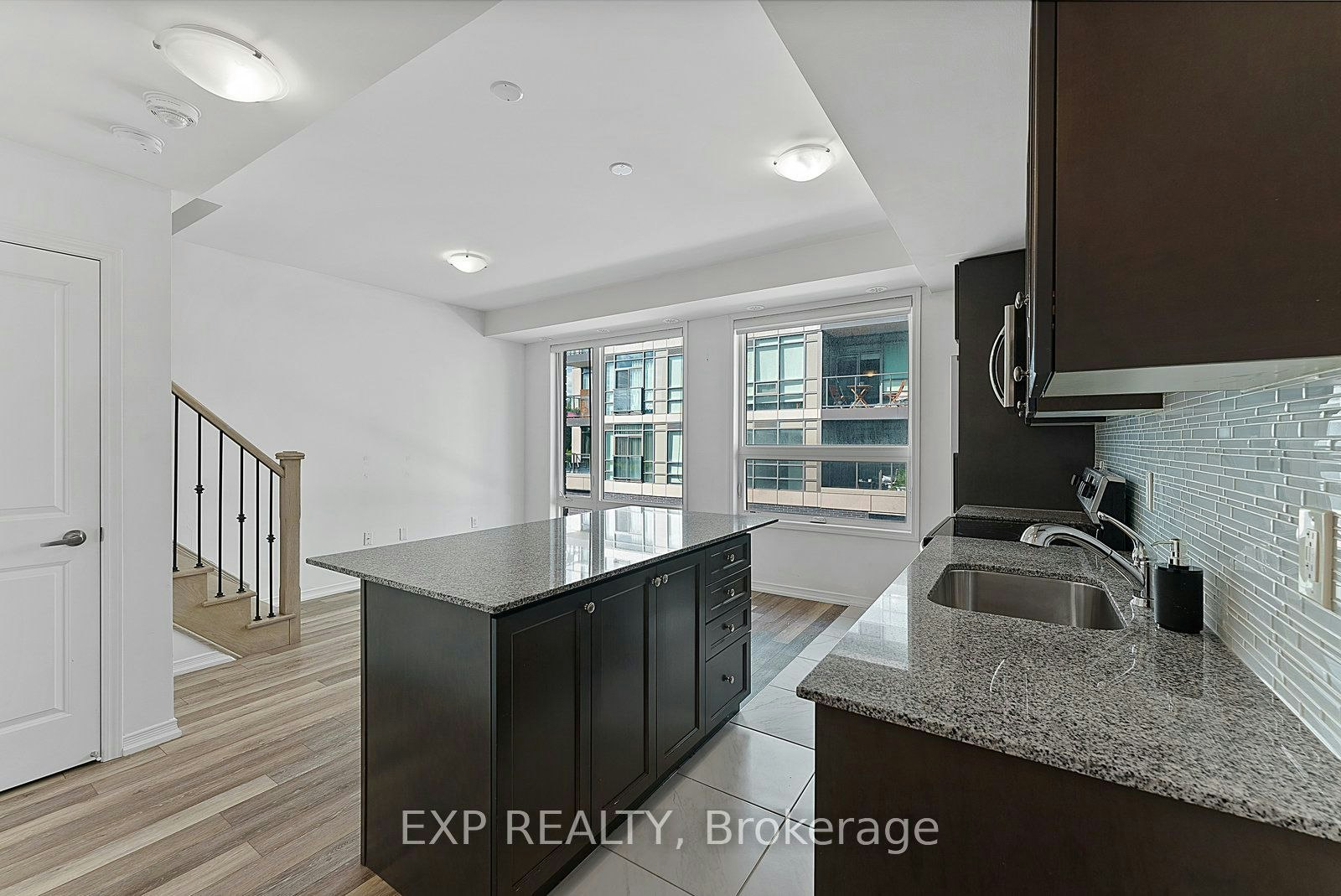 64-28 Fieldway Road, Toronto, ON, M8Z 0E3 - 5