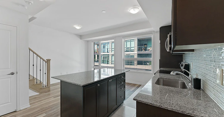 64-28 Fieldway Road, Toronto, ON, M8Z 0E3 - 5