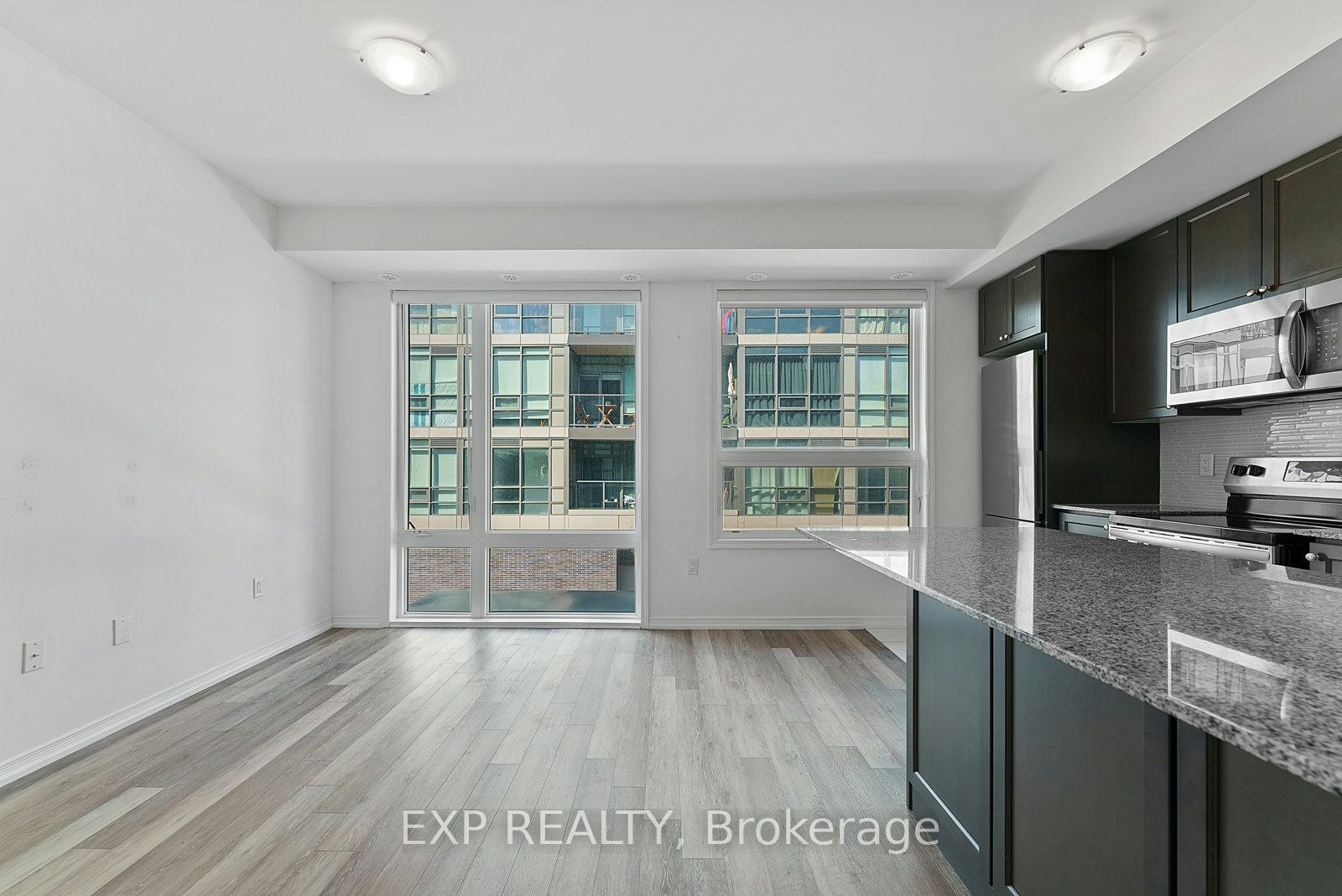 64-28 Fieldway Road, Toronto, ON, M8Z 0E3 - 9