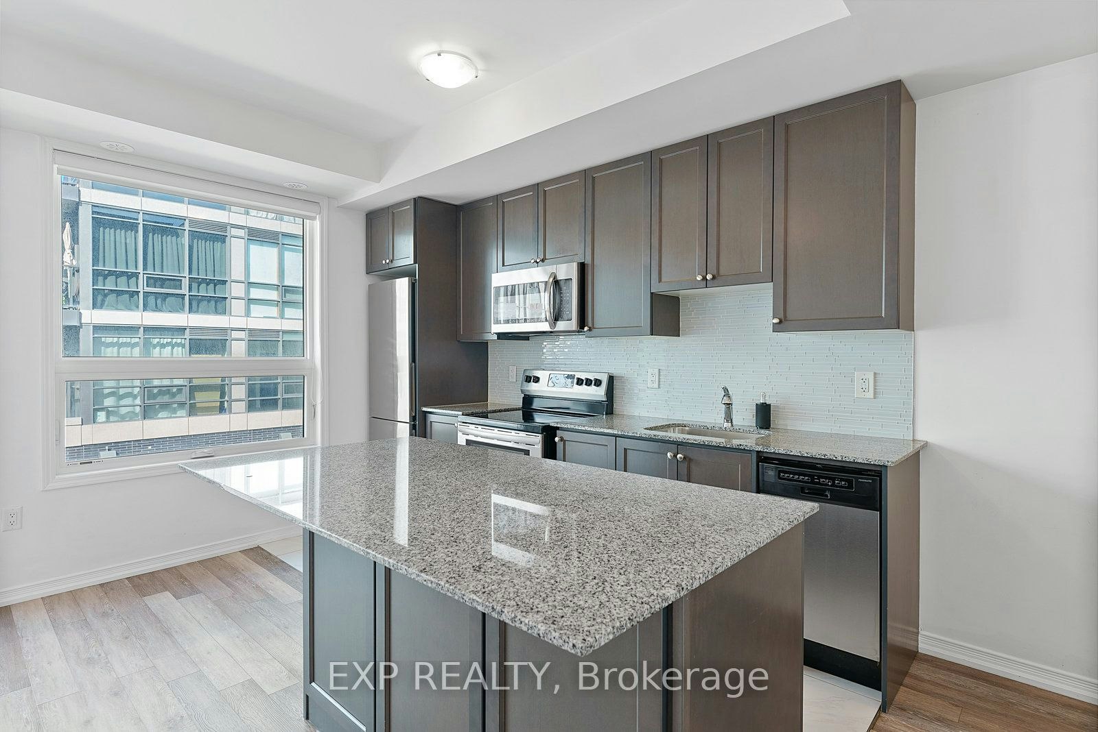 64-28 Fieldway Road, Toronto, ON, M8Z 0E3 - 6