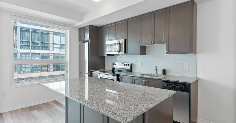 64-28 Fieldway Road, Toronto, ON, M8Z 0E3 - 6
