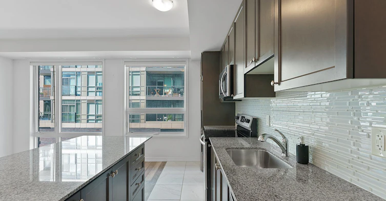 64-28 Fieldway Road, Toronto, ON, M8Z 0E3 - 3