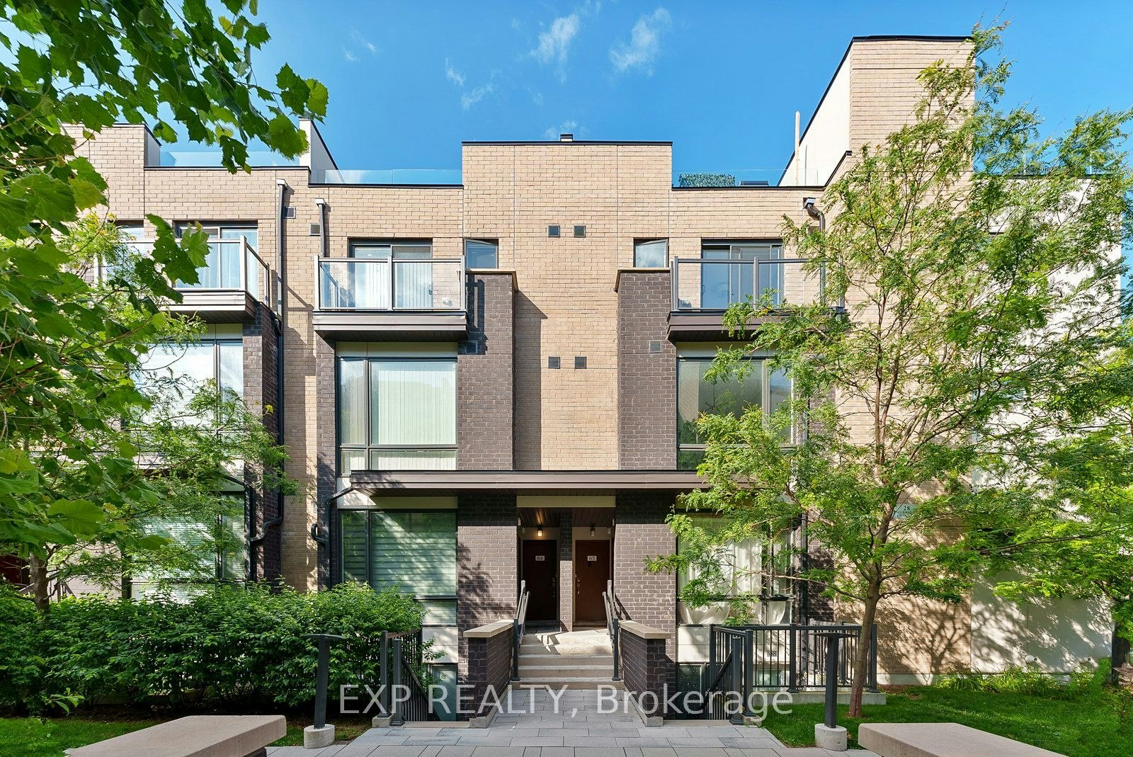64-28 Fieldway Road, Toronto, ON, M8Z 0E3 - 2