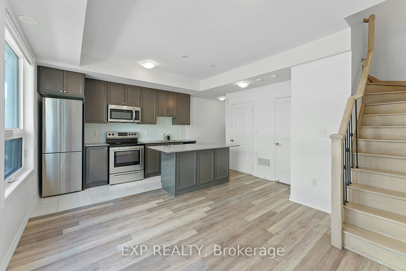64-28 Fieldway Road, Toronto, ON, M8Z 0E3 - 10