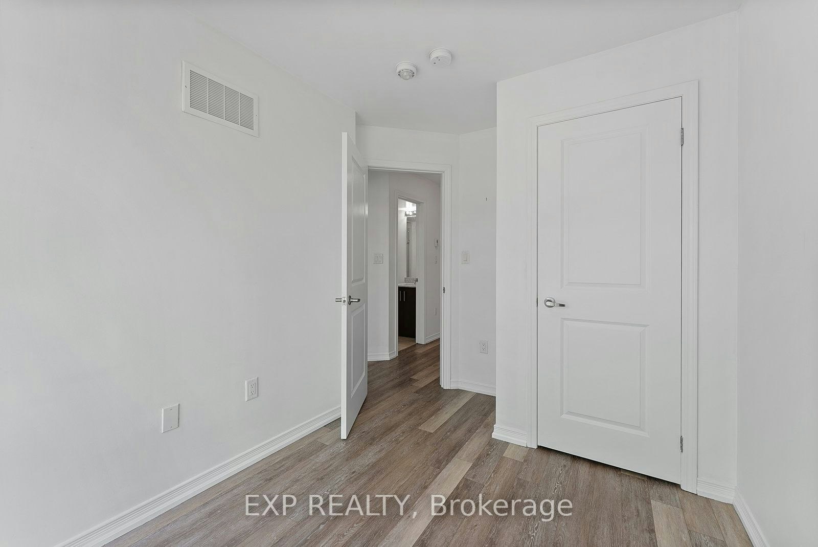 64-28 Fieldway Road, Toronto, ON, M8Z 0E3 - 22