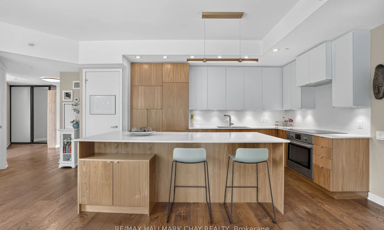 523-38 Howard Park Avenue