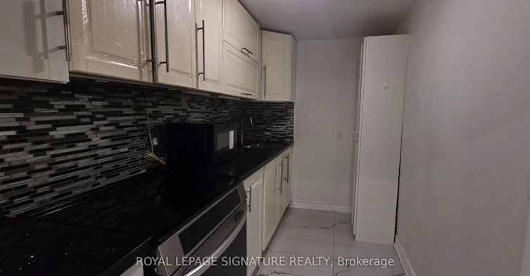 Basement 2-3692 Ellengale Drive, Mississauga, ON, L5C 1Z7 - 10