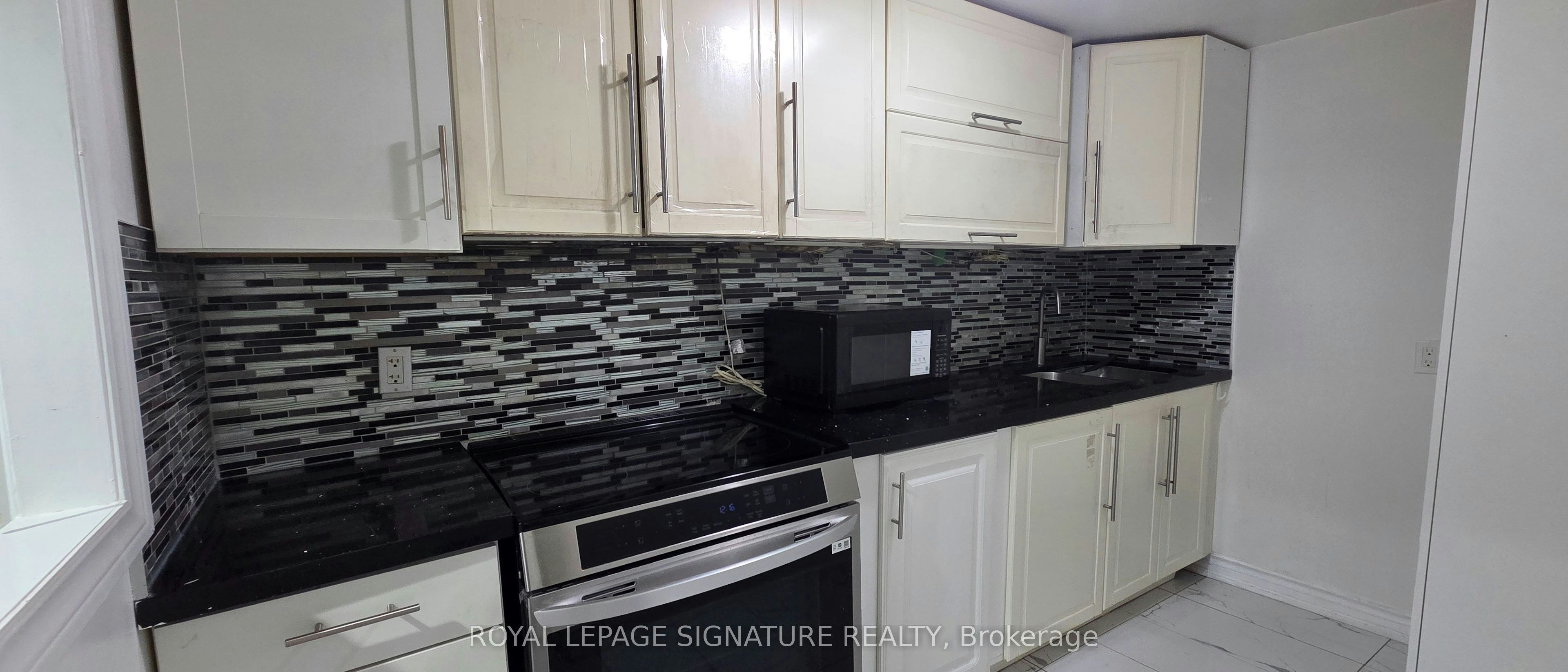 Basement 2-3692 Ellengale Drive, Mississauga, ON, L5C 1Z7 - 11