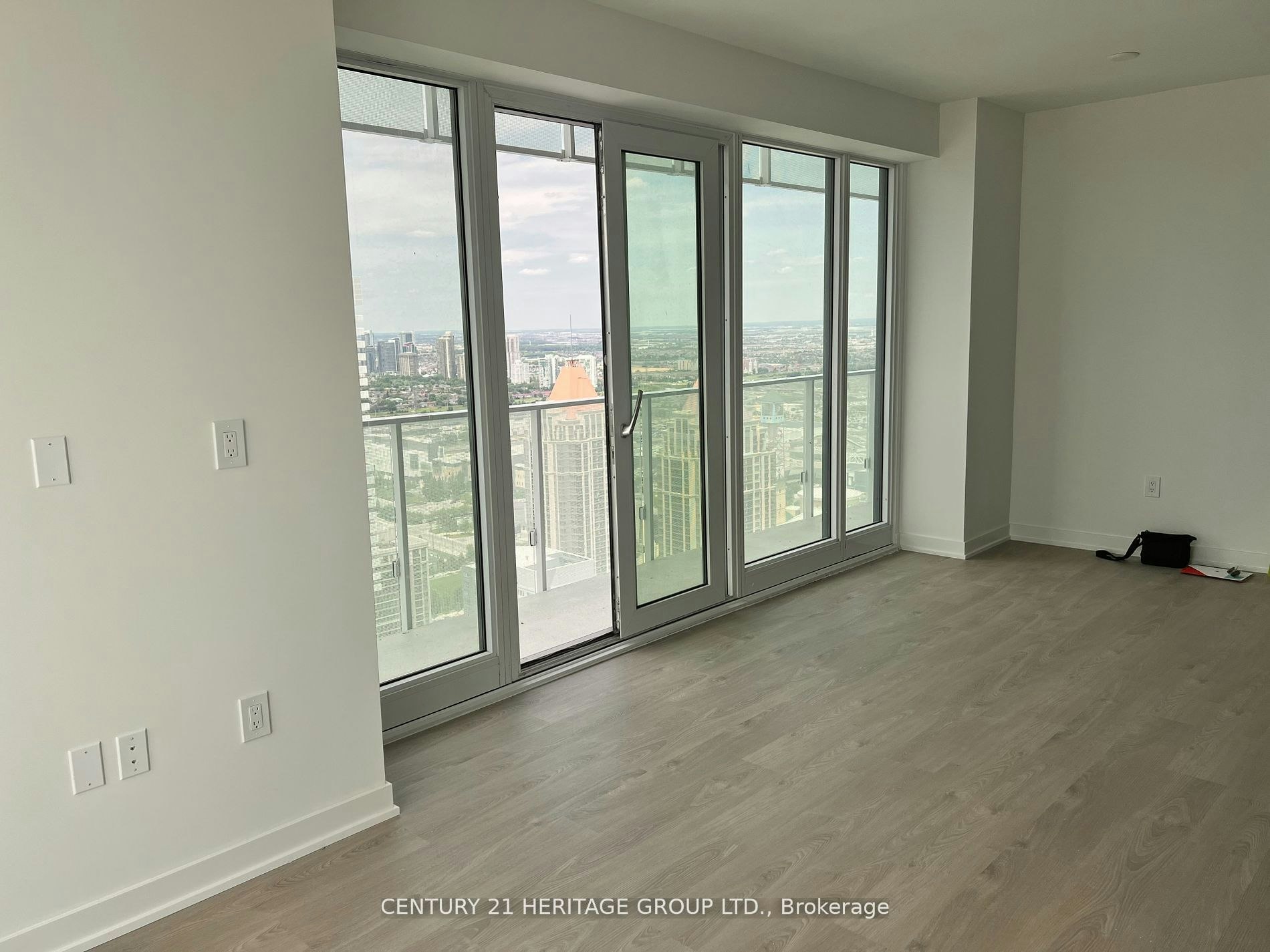 4009-3900 Confederation Pkwy N/A, Mississauga, ON, L5B 0M3 - 5