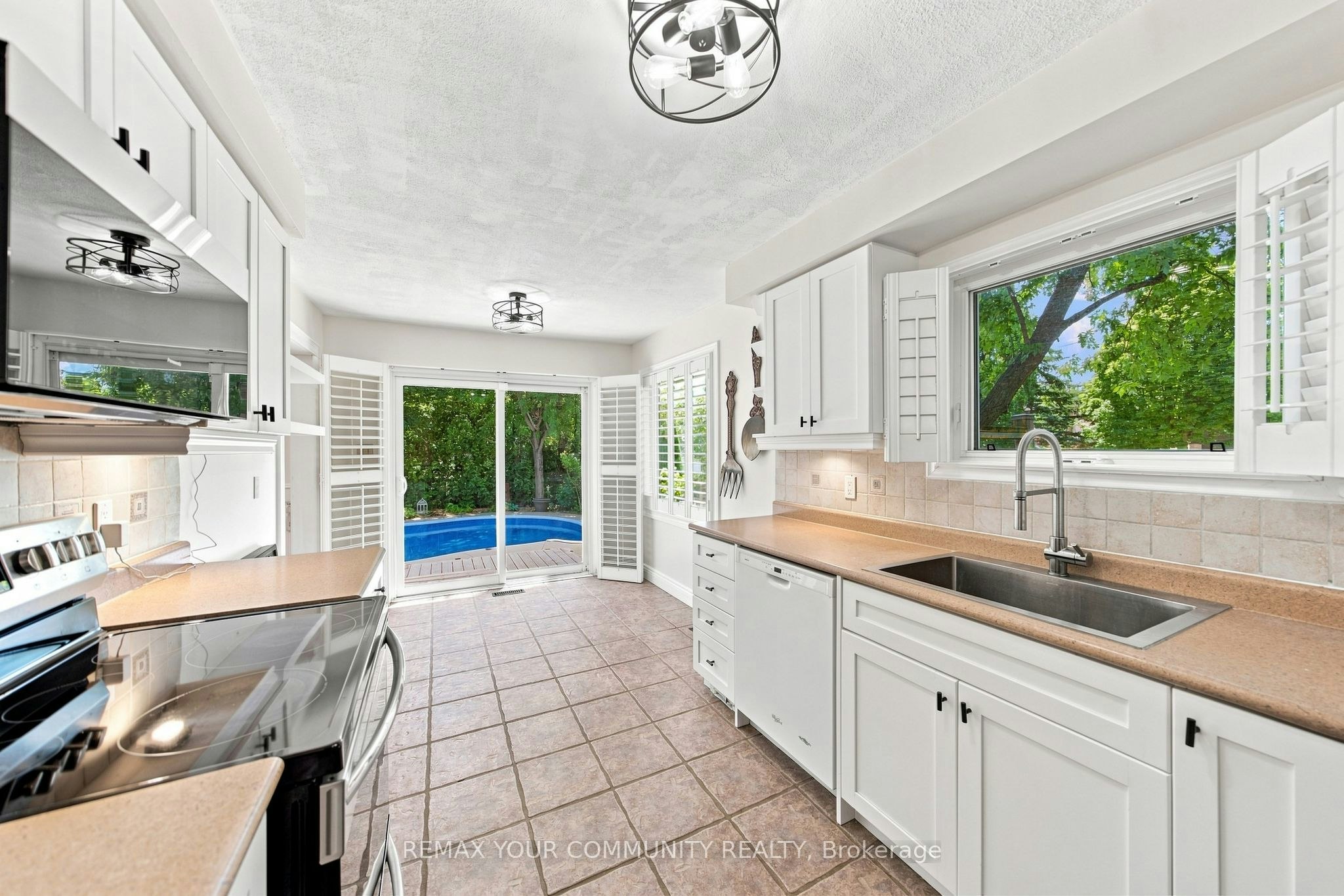 1544 Greenbriar Drive, Oakville, ON, L6M 1Y5 - 8