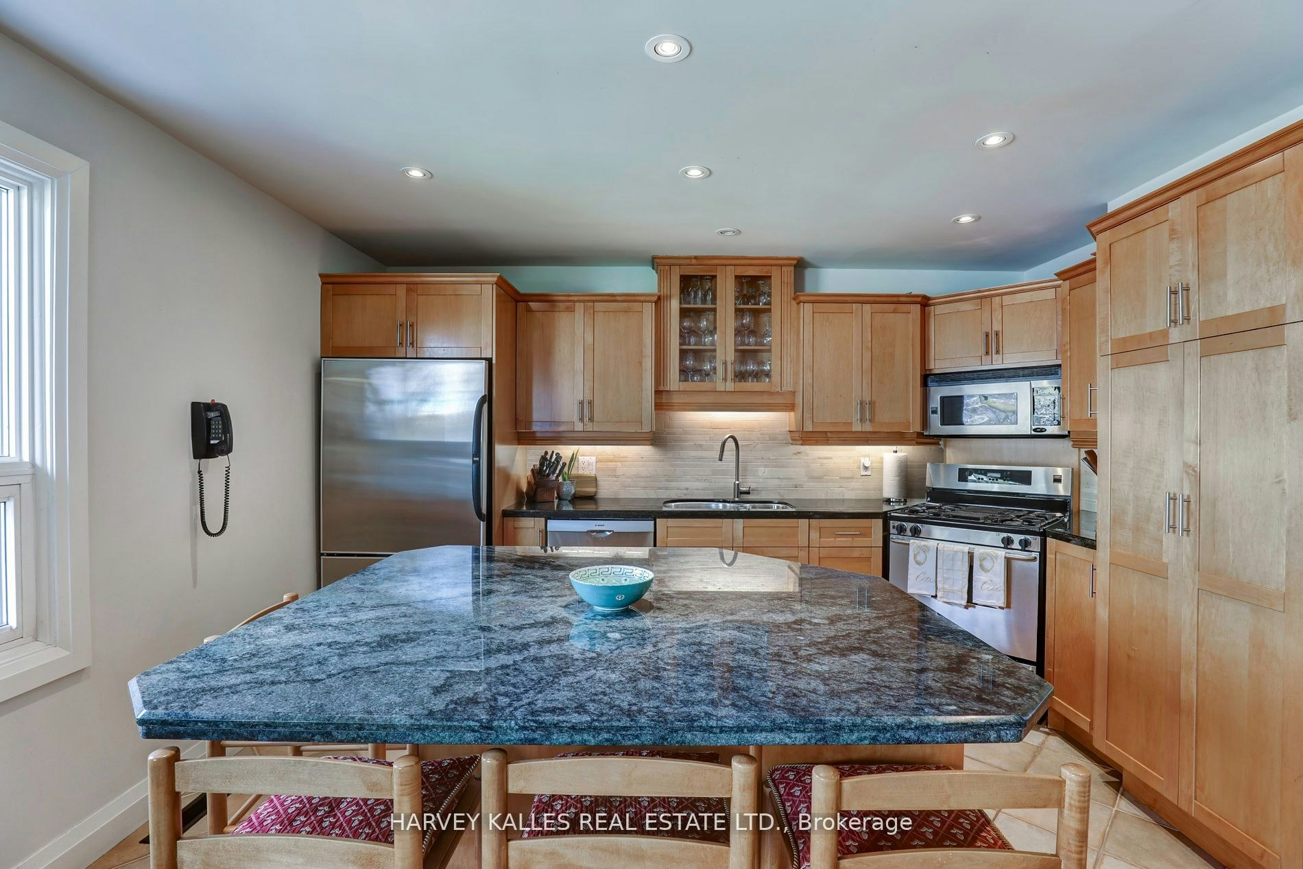TH16-18 La Rose Avenue, Toronto, ON, M9P 1A5 - 13