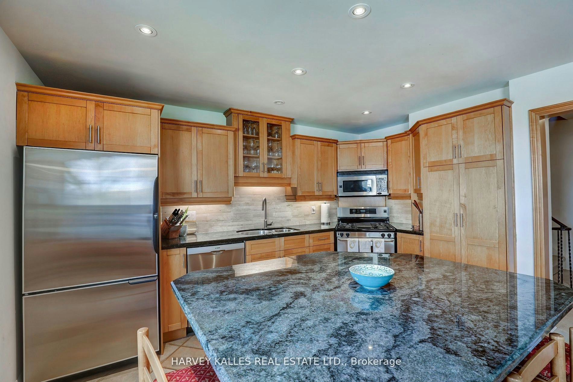 TH16-18 La Rose Avenue, Toronto, ON, M9P 1A5 - 14